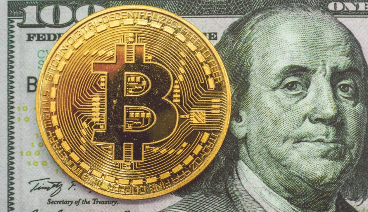 ความสัมพันธ์ระหว่าง Bitcoin และค่าเงินดอลลาร์     